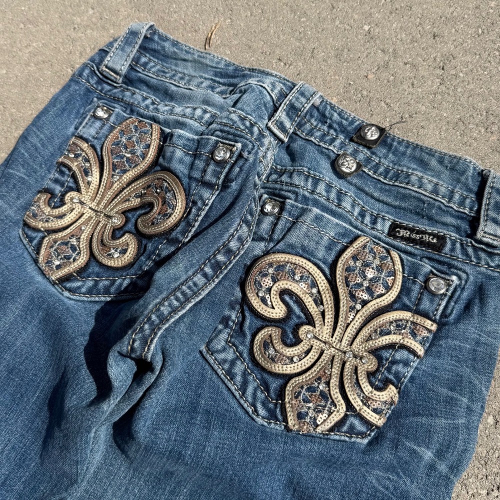 Miss Me JP6226B Bootcut Jeans Blue Fleur De Lis Sequin Embellished Size 26